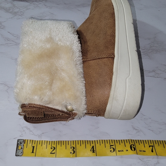 cat&jack size 1 leather boots - Picture 5 of 10